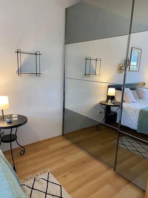 Taufrische Ferienwohnung Wuerzburg Zell am Main